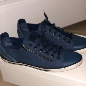 Low top Louis Vuitton sneakers